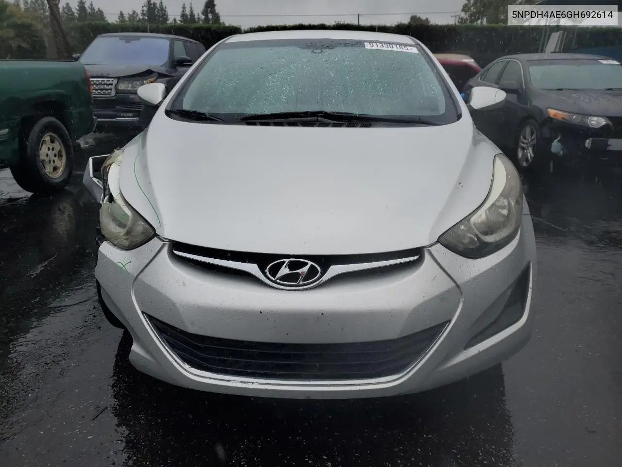 5NPDH4AE6GH692614 2016 Hyundai Elantra Se