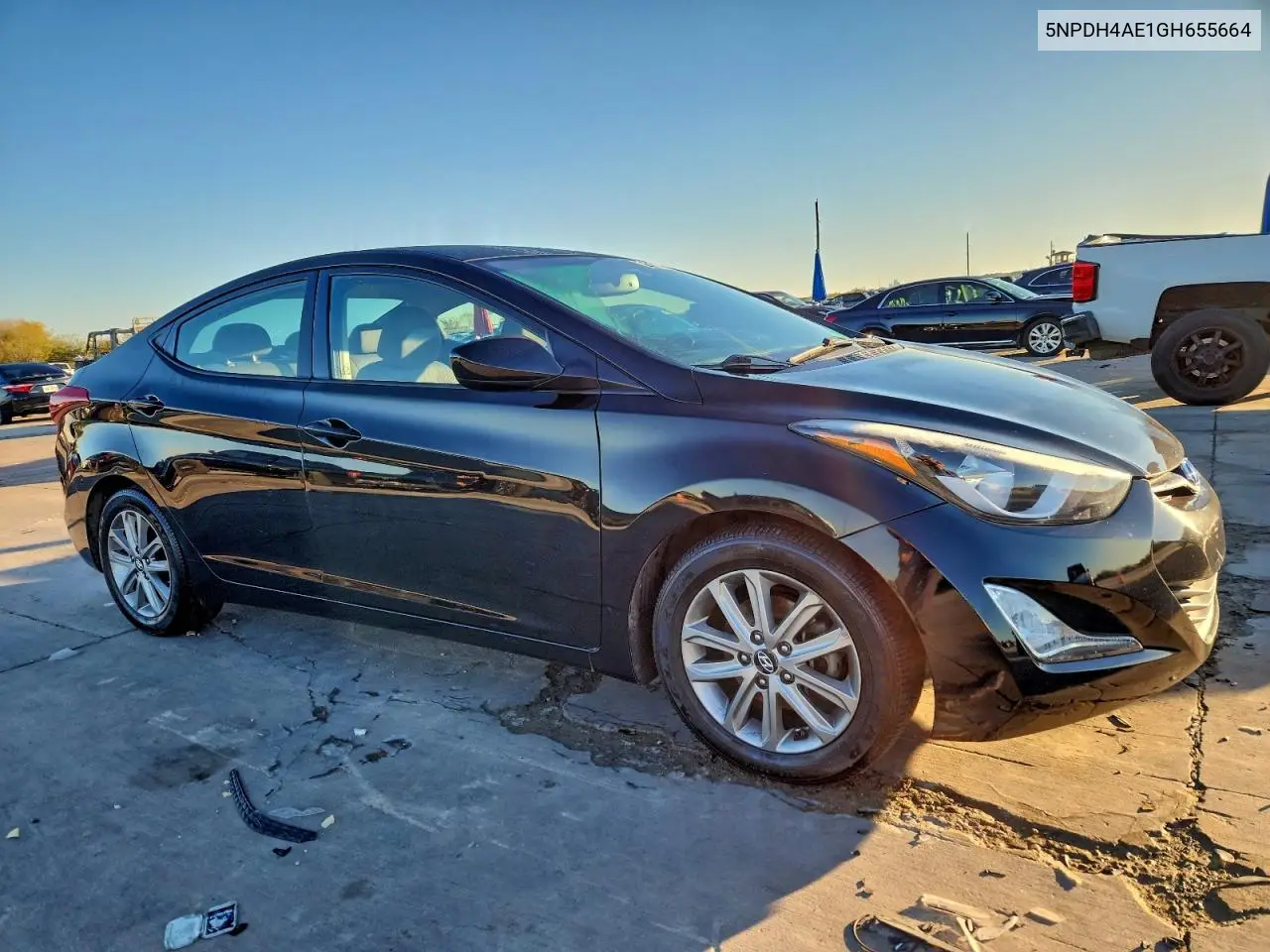 5NPDH4AE1GH655664 2016 Hyundai Elantra Se