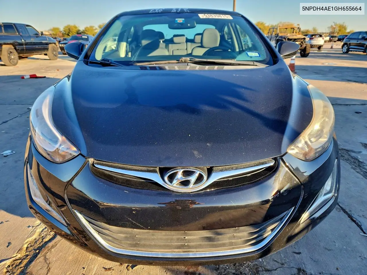 5NPDH4AE1GH655664 2016 Hyundai Elantra Se