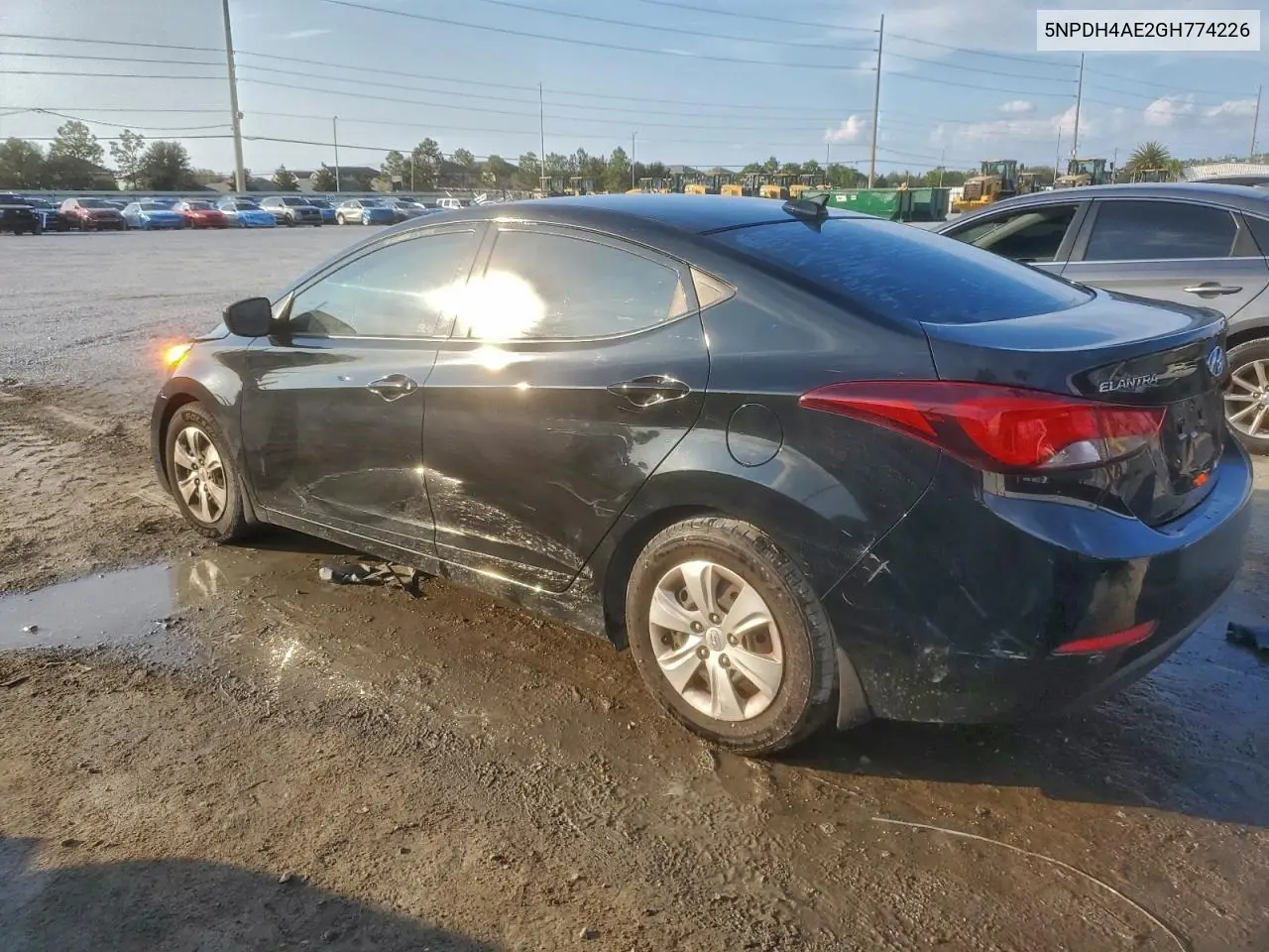 5NPDH4AE2GH774226 2016 Hyundai Elantra Se