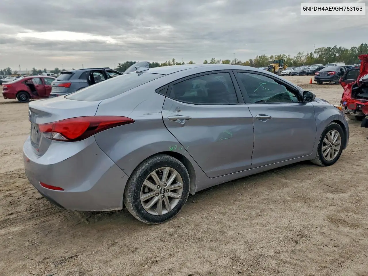 5NPDH4AE9GH753163 2016 Hyundai Elantra Se