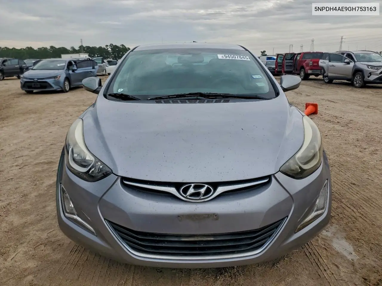 5NPDH4AE9GH753163 2016 Hyundai Elantra Se
