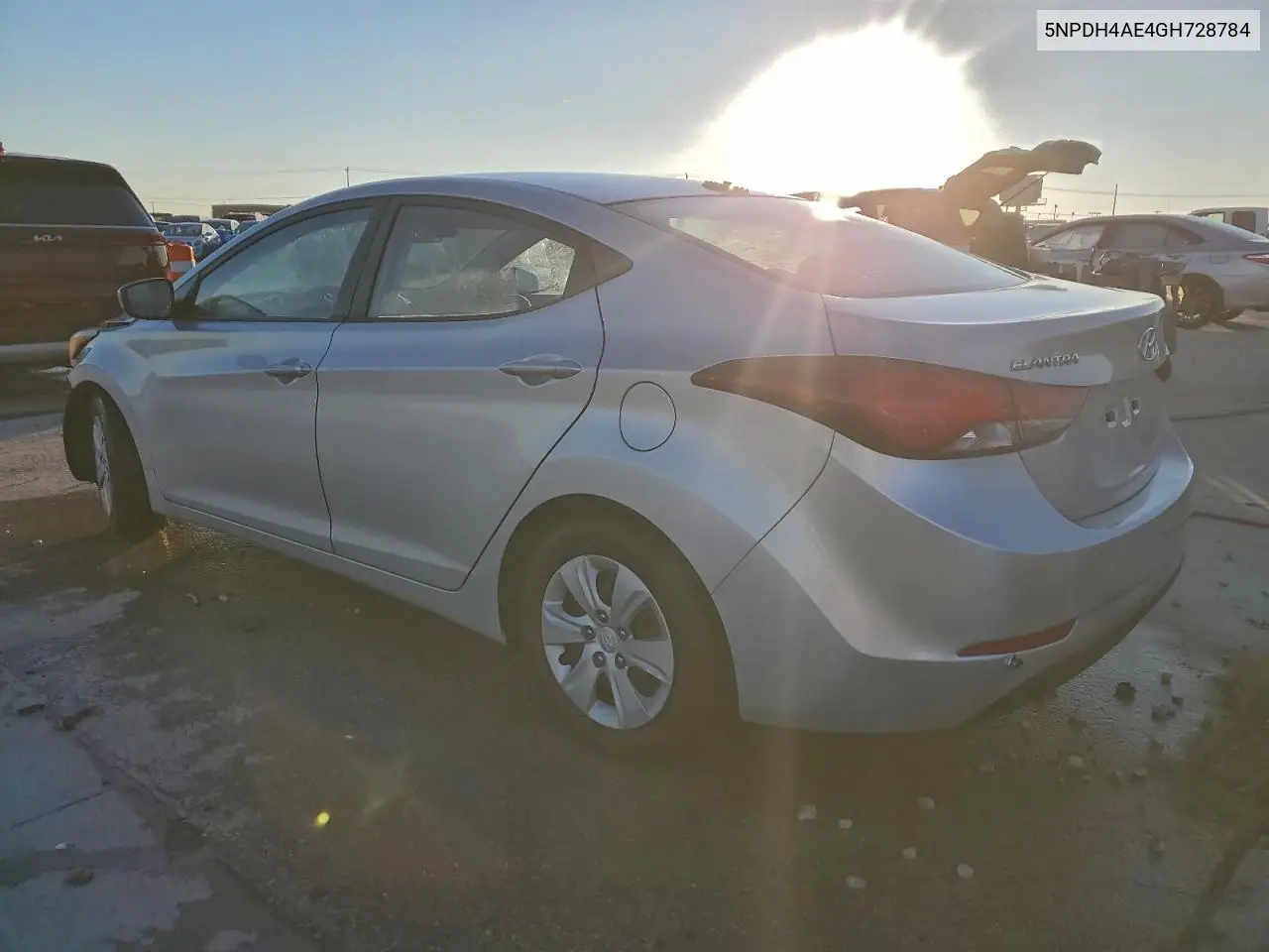 5NPDH4AE4GH728784 2016 Hyundai Elantra Se
