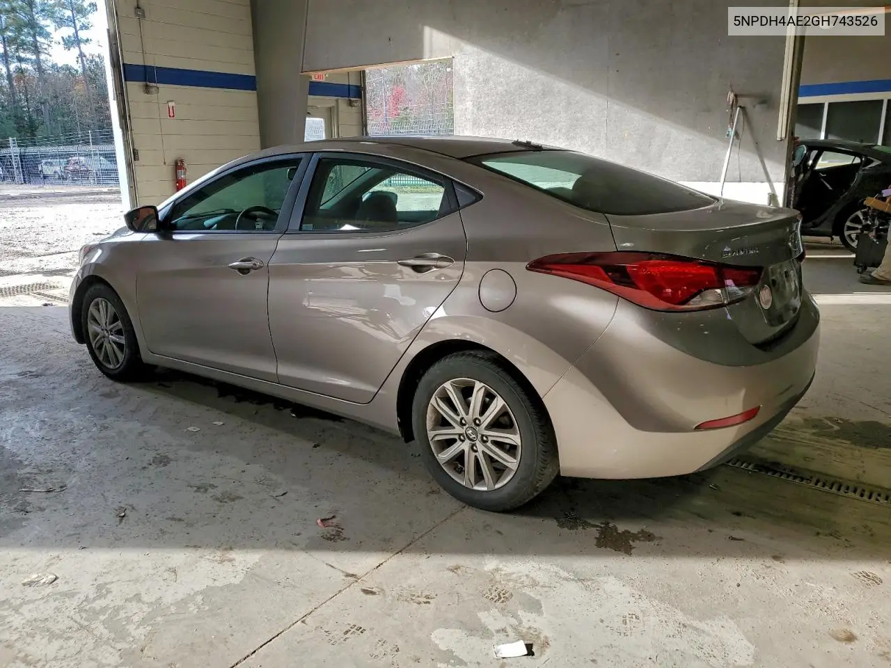 5NPDH4AE2GH743526 2016 Hyundai Elantra Se