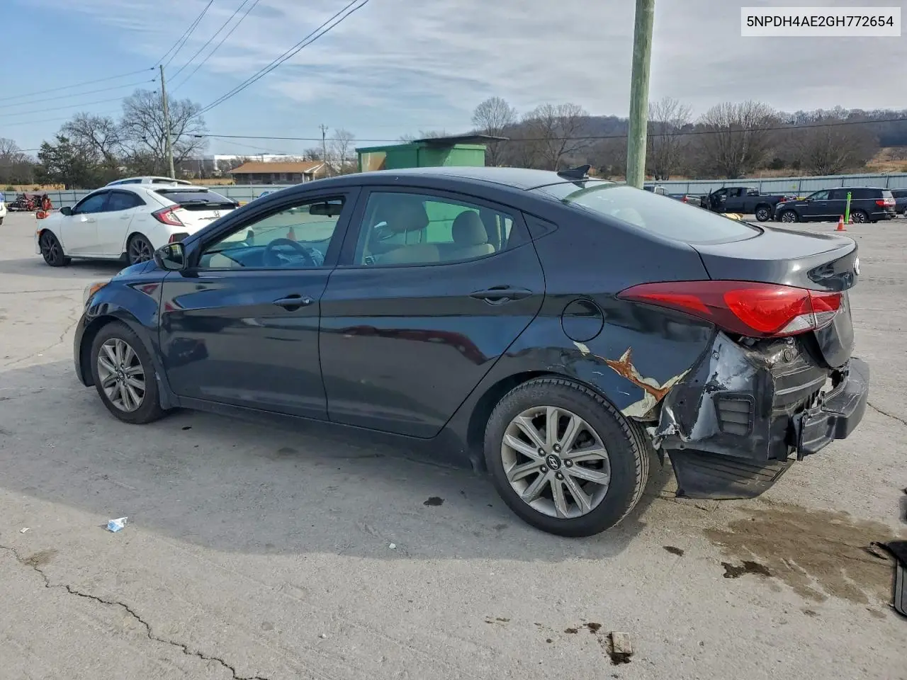 5NPDH4AE2GH772654 2016 Hyundai Elantra Se