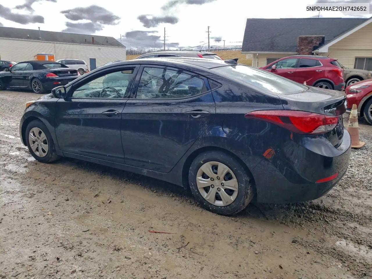 5NPDH4AE2GH742652 2016 Hyundai Elantra Se