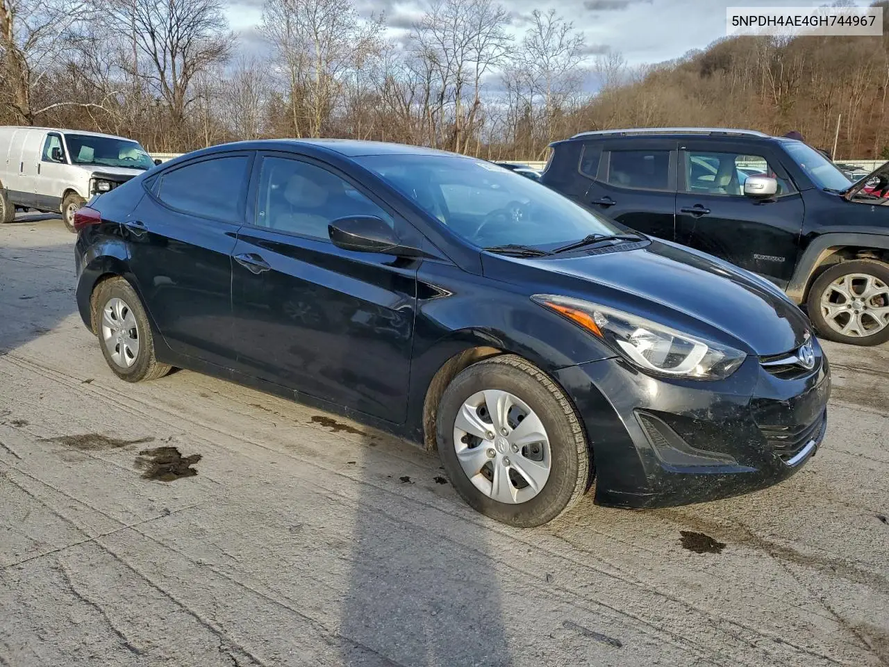 5NPDH4AE4GH744967 2016 Hyundai Elantra Se