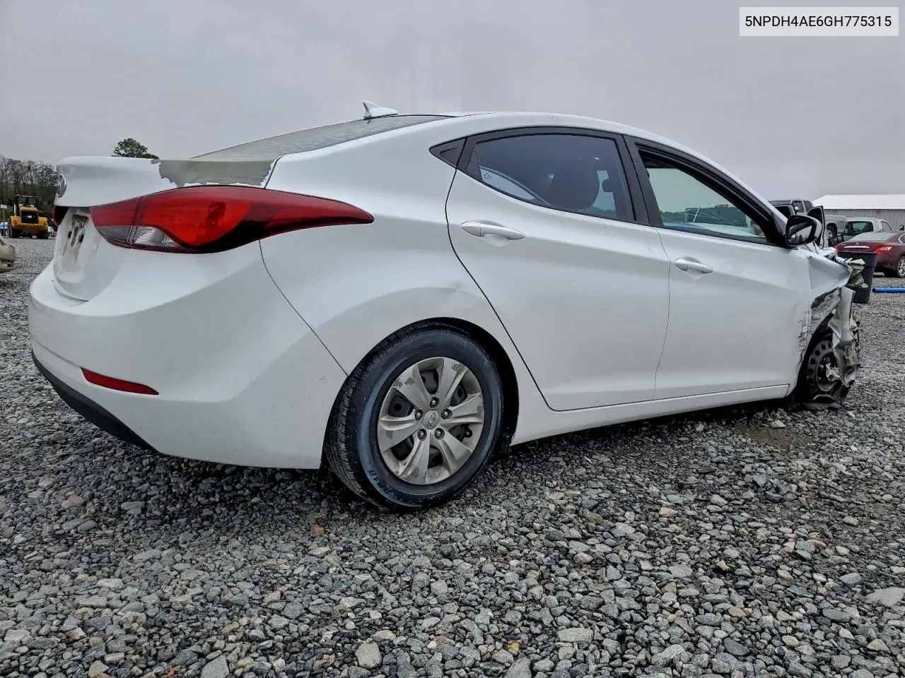 5NPDH4AE6GH775315 2016 Hyundai Elantra Se