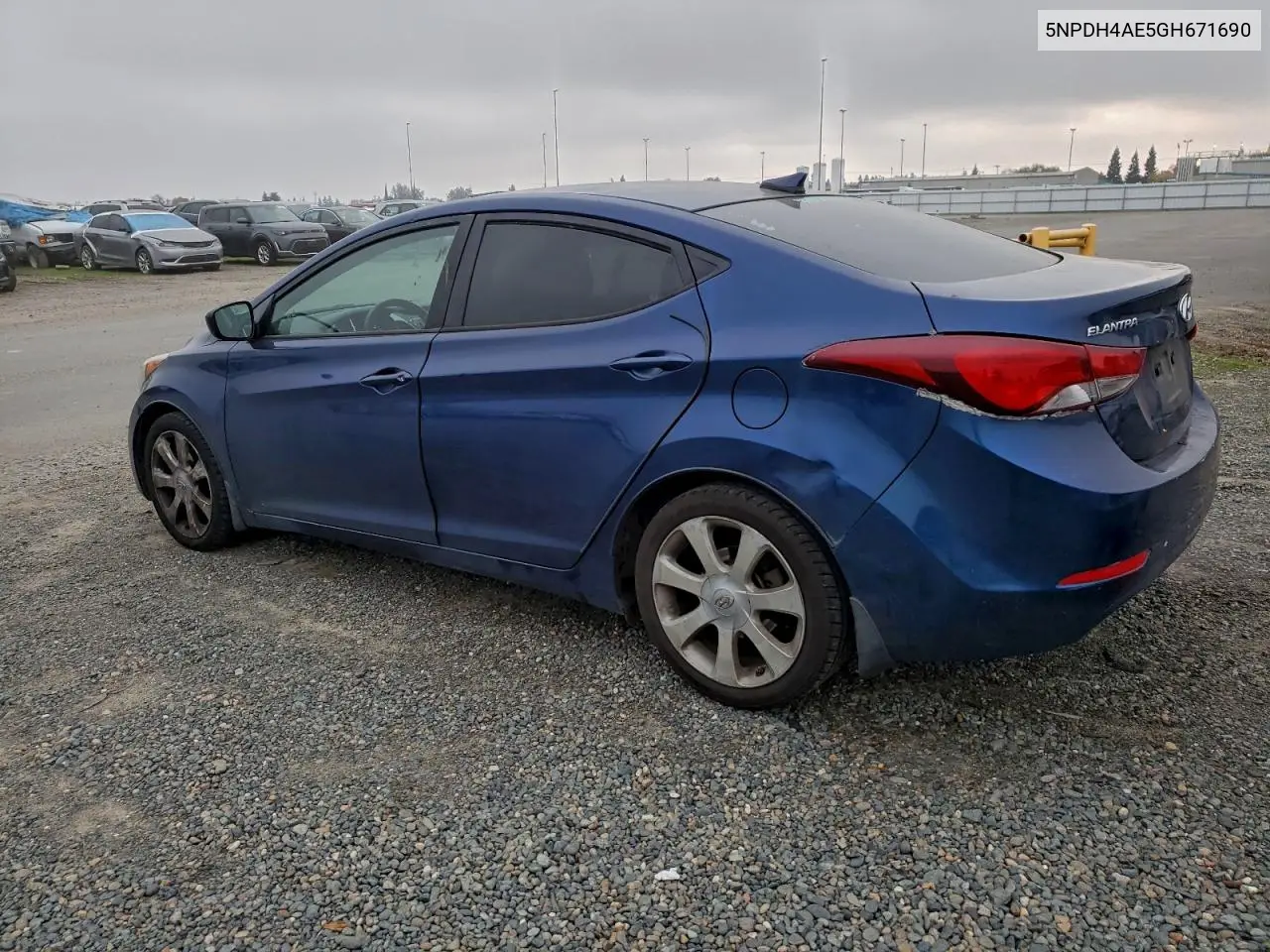 5NPDH4AE5GH671690 2016 Hyundai Elantra Se
