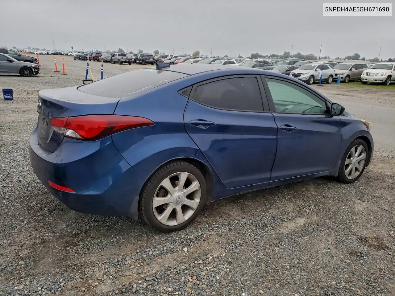 5NPDH4AE5GH671690 2016 Hyundai Elantra Se