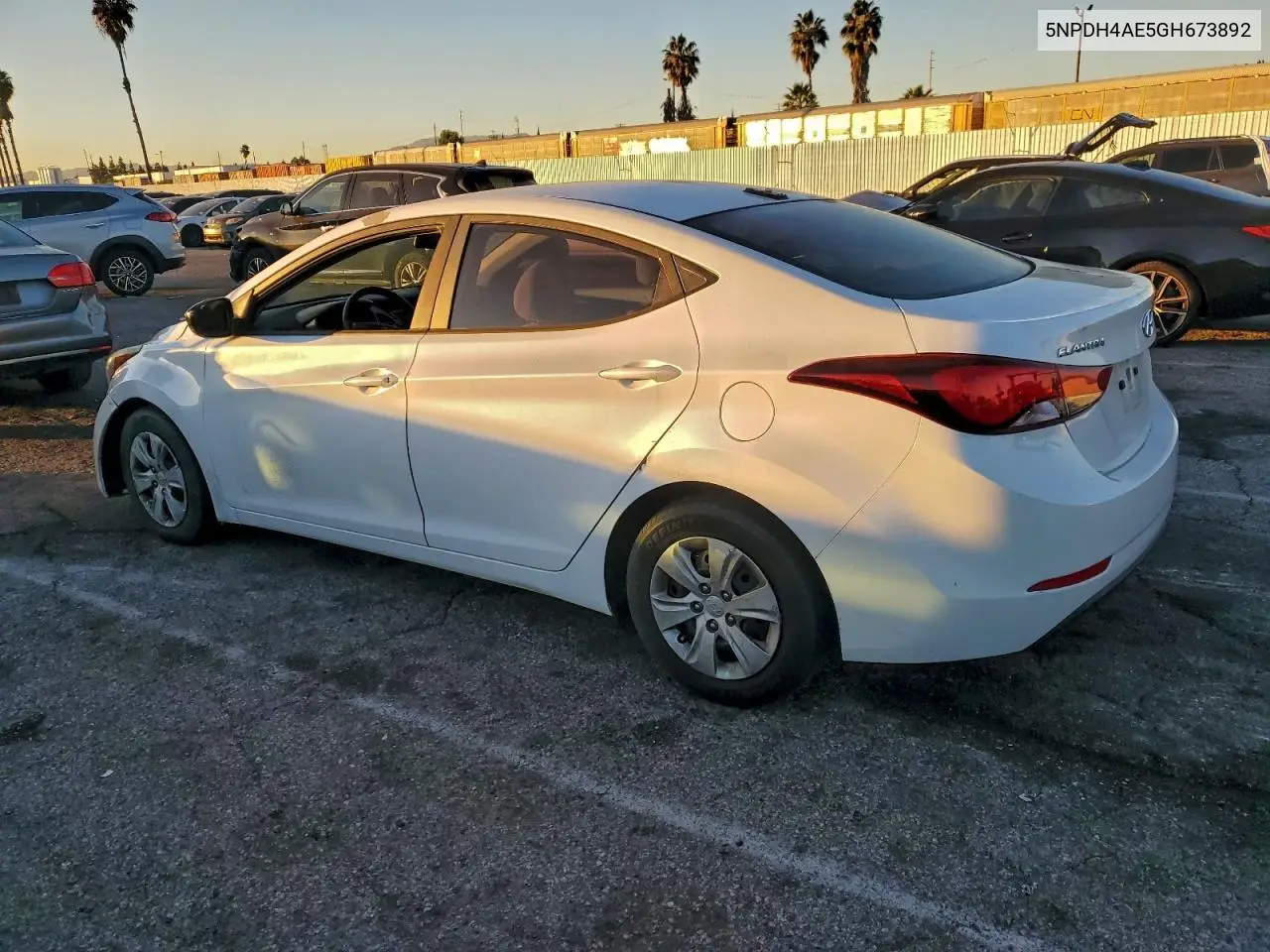 5NPDH4AE5GH673892 2016 Hyundai Elantra Se