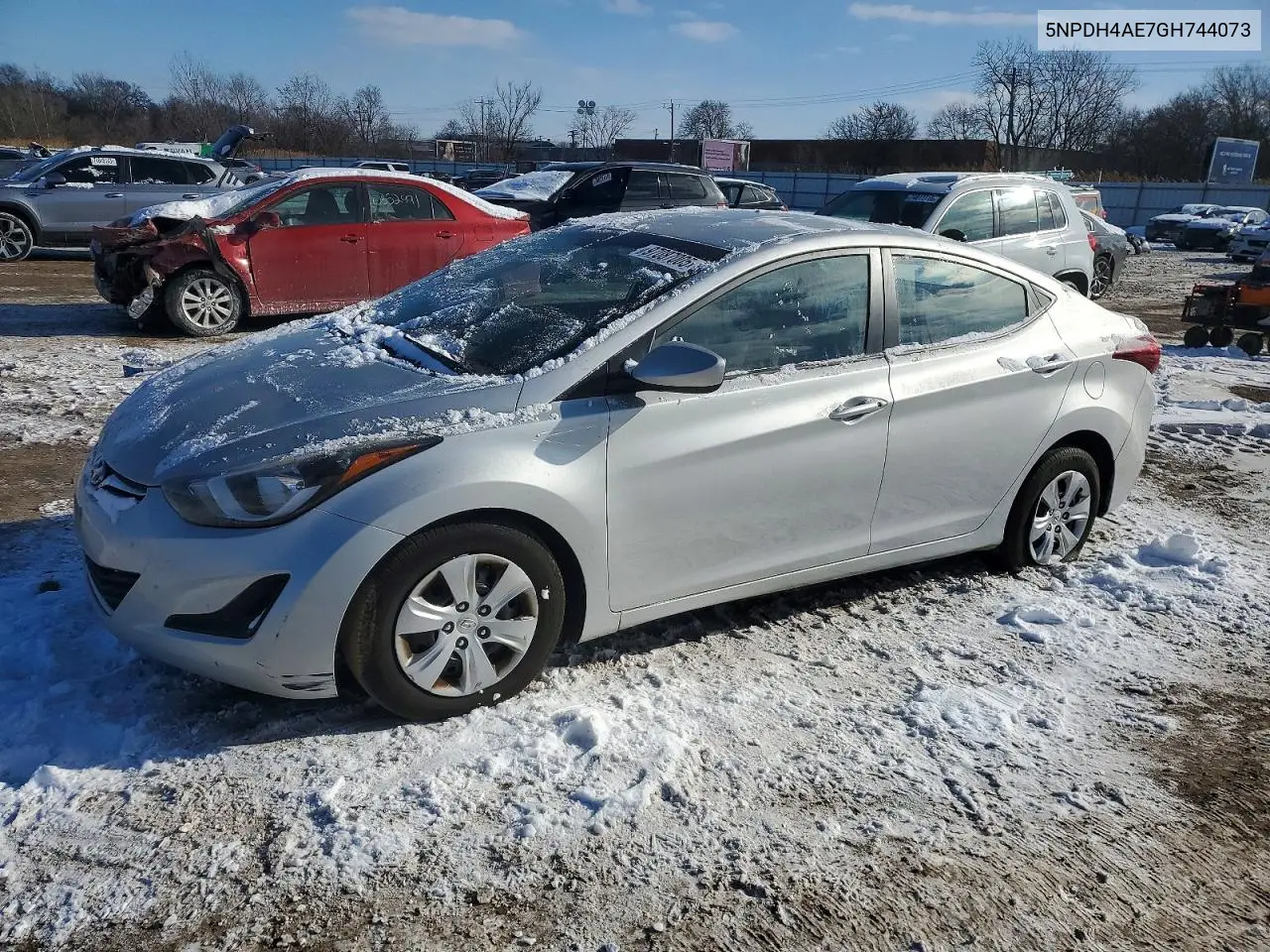 5NPDH4AE7GH744073 2016 Hyundai Elantra Se