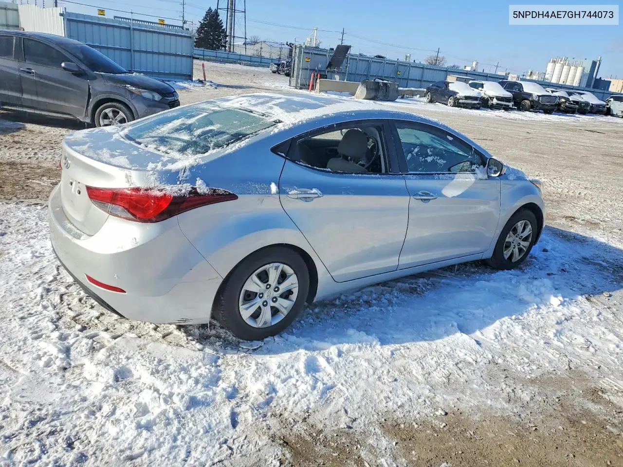 5NPDH4AE7GH744073 2016 Hyundai Elantra Se