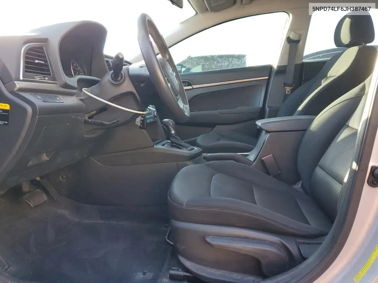 5NPD74LF6JH387467 2018 Hyundai Elantra Se