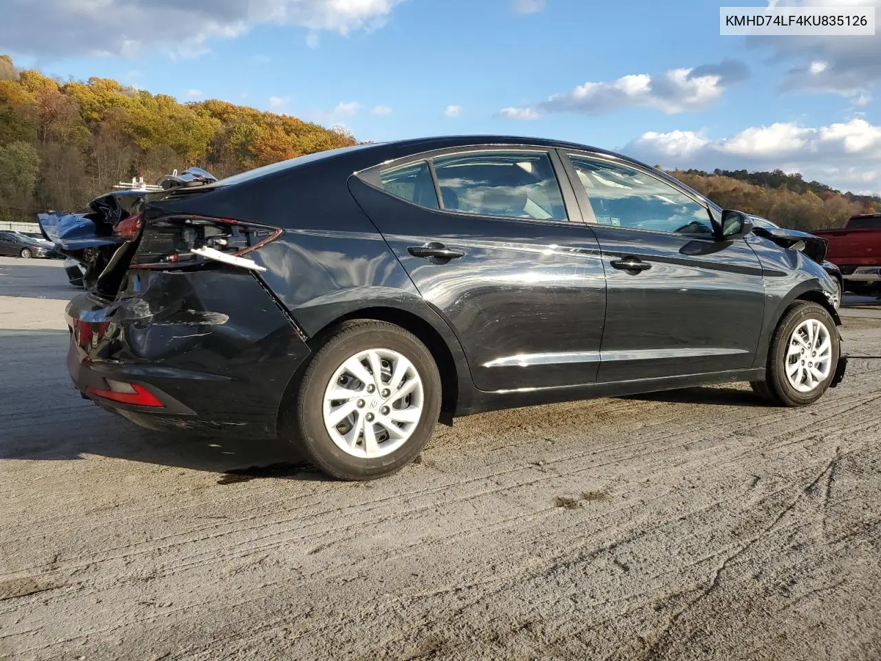 KMHD74LF4KU835126 2019 Hyundai Elantra Se