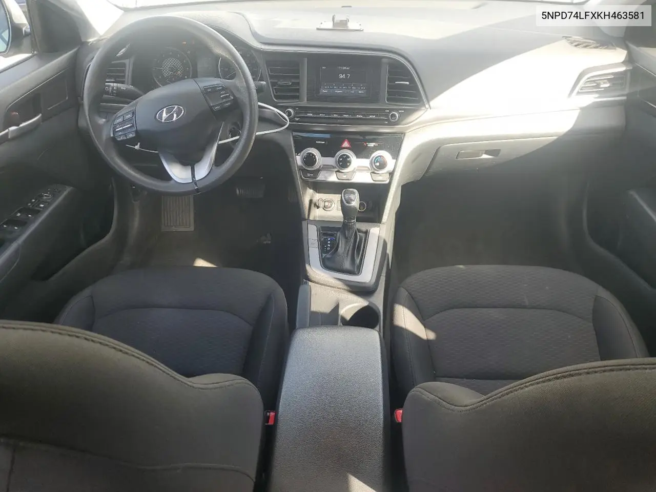 5NPD74LFXKH463581 2019 Hyundai Elantra Se