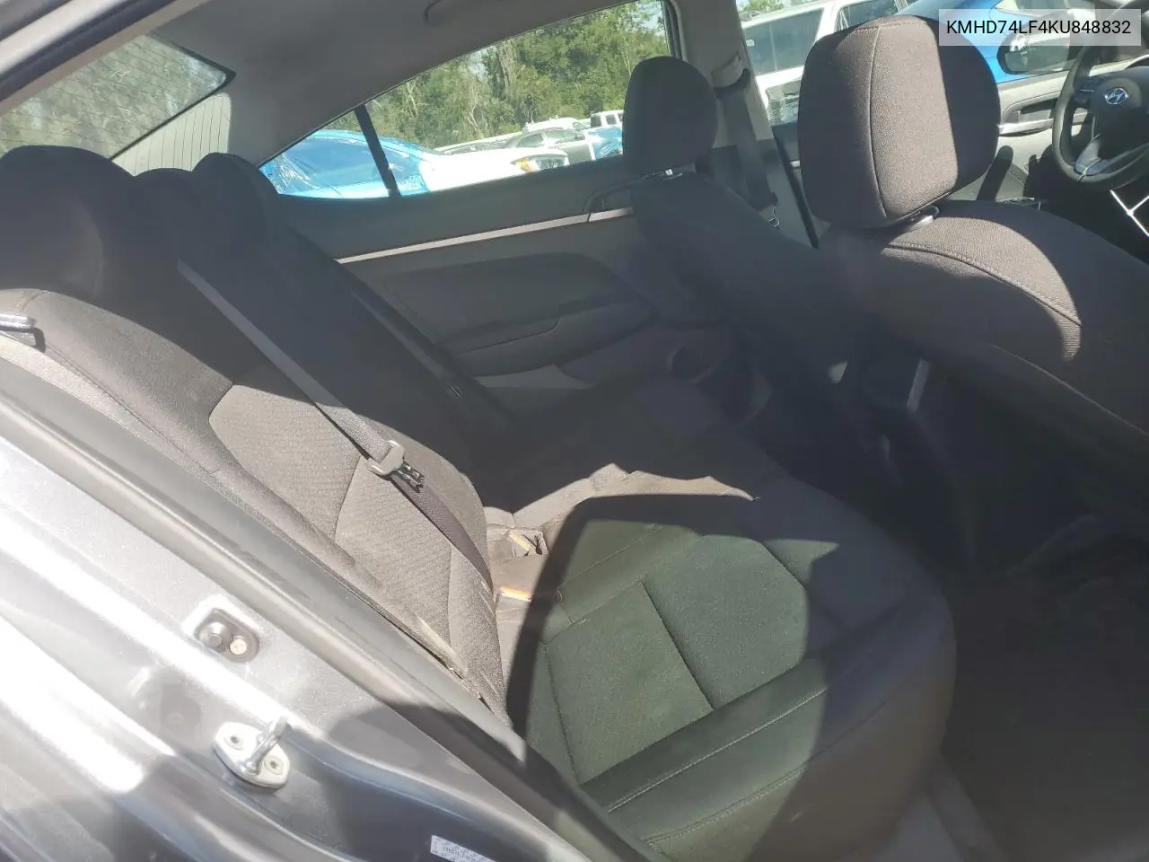 KMHD74LF4KU848832 2019 Hyundai Elantra Se