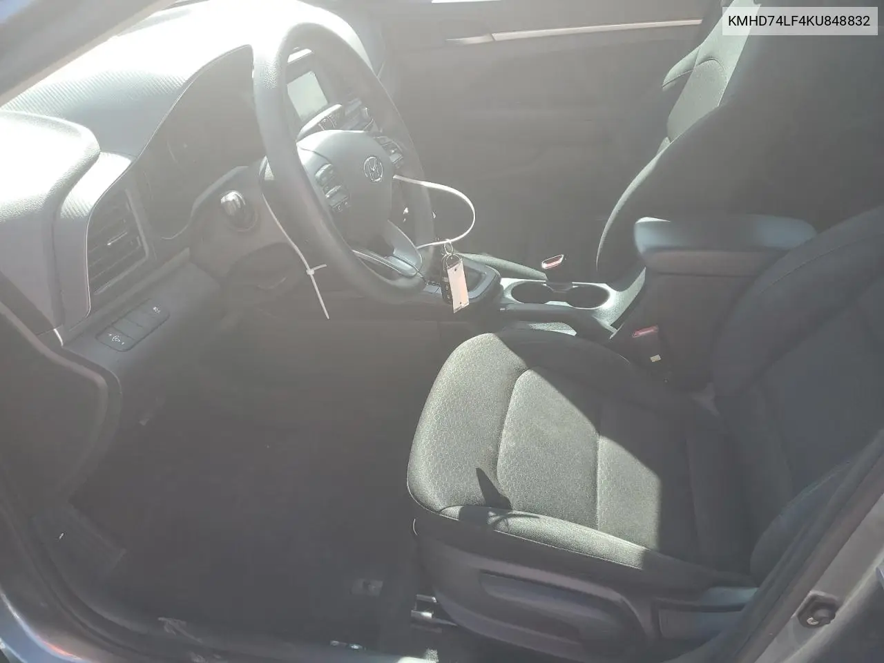 KMHD74LF4KU848832 2019 Hyundai Elantra Se