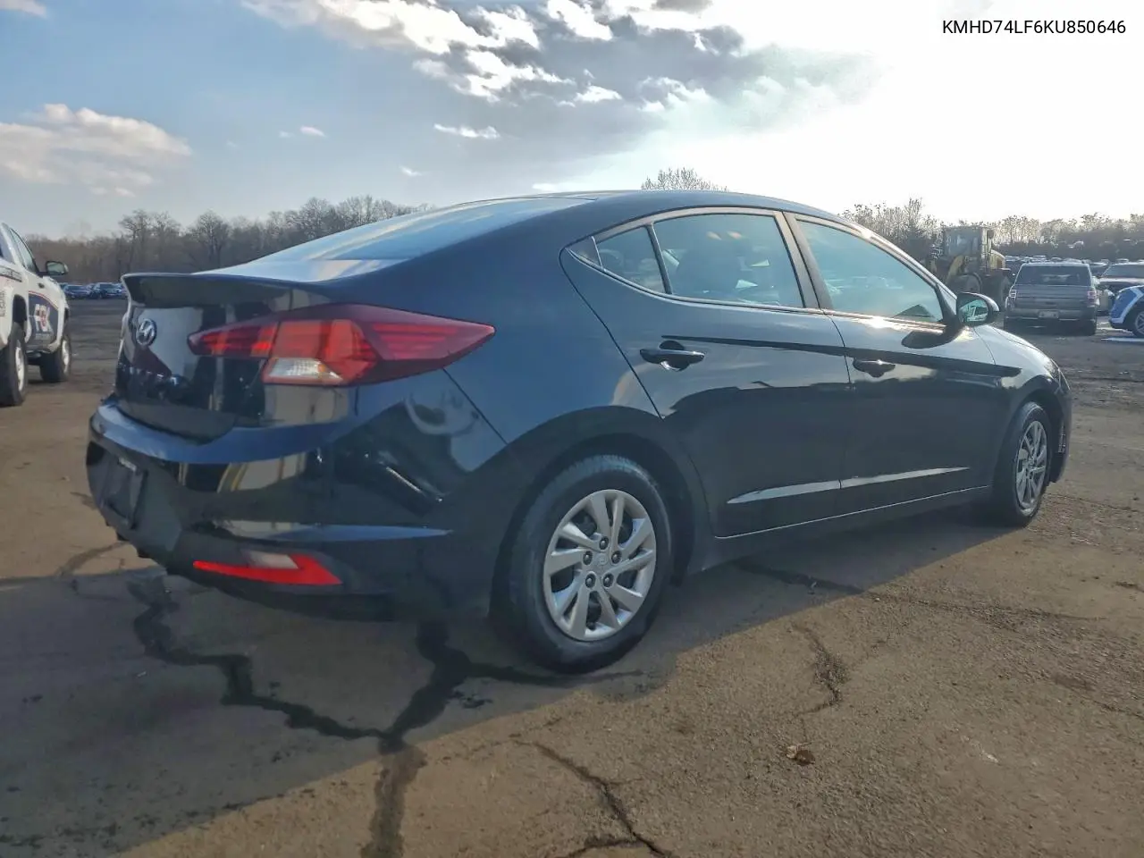 KMHD74LF6KU850646 2019 Hyundai Elantra Se