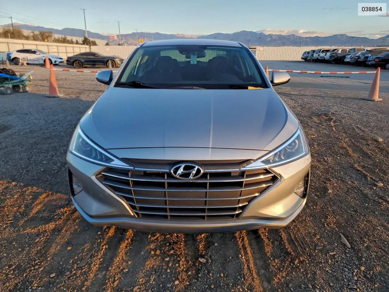 038854 2020 Hyundai Elantra Se