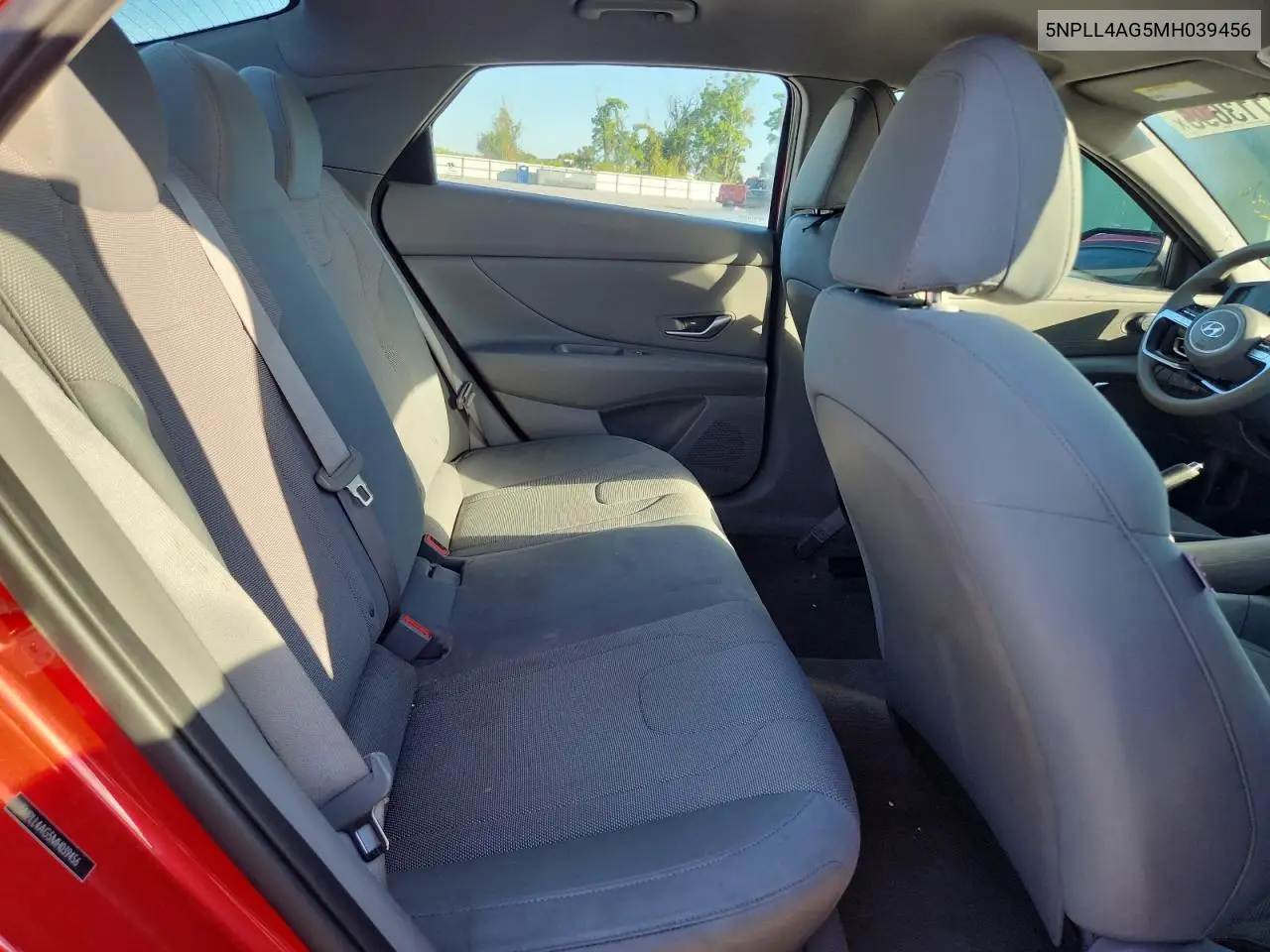5NPLL4AG5MH039456 2021 Hyundai Elantra