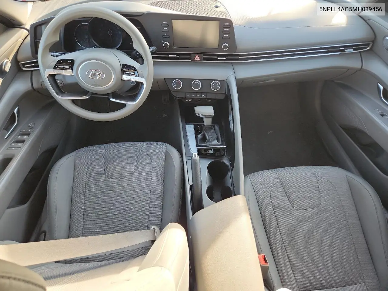 5NPLL4AG5MH039456 2021 Hyundai Elantra