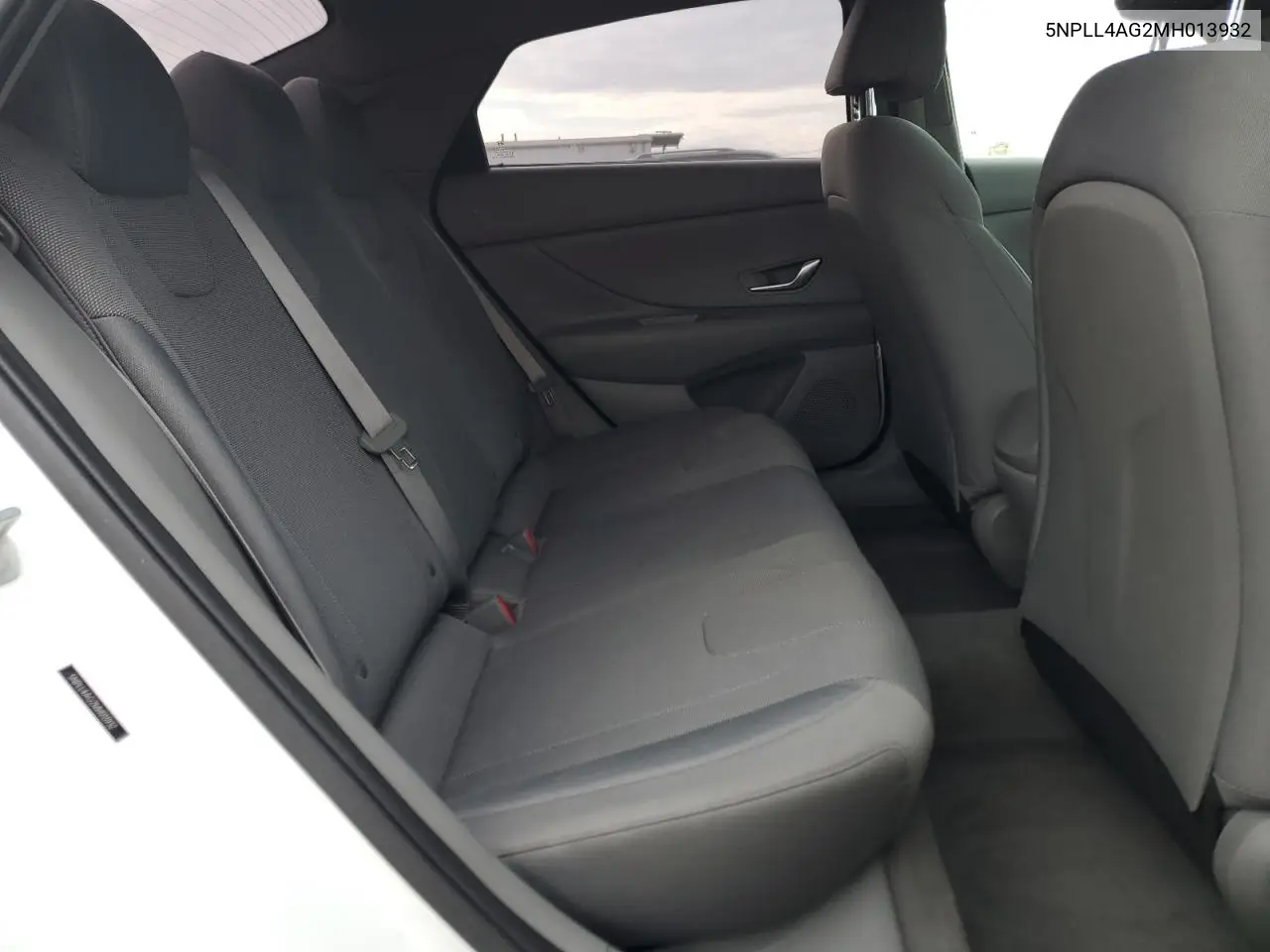 5NPLL4AG2MH013932 2021 Hyundai Elantra Se