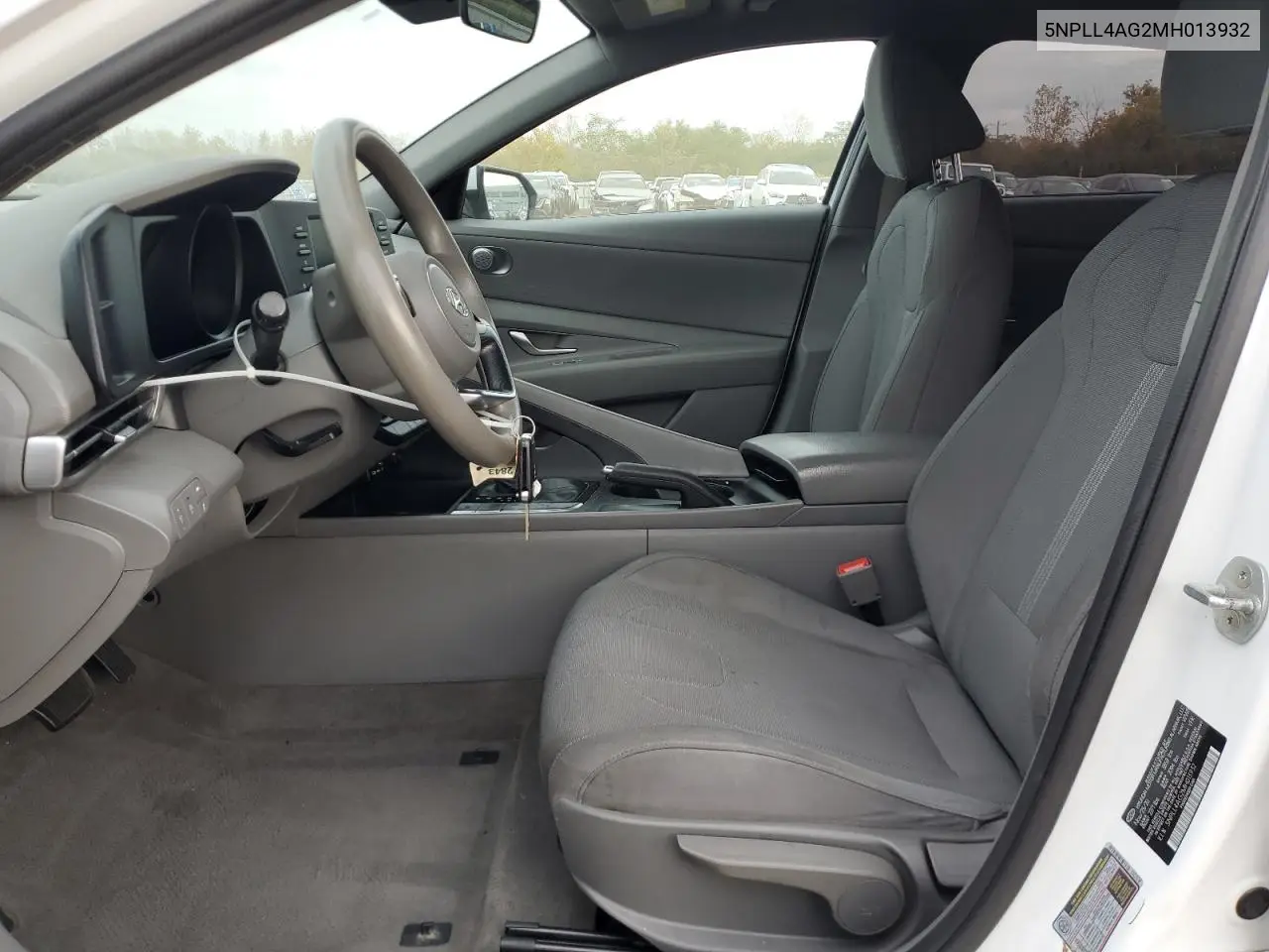 5NPLL4AG2MH013932 2021 Hyundai Elantra Se