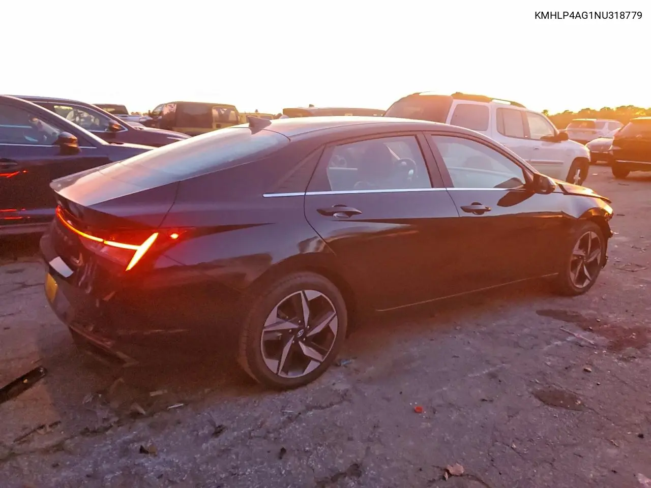 KMHLP4AG1NU318779 2022 Hyundai Elantra Limited