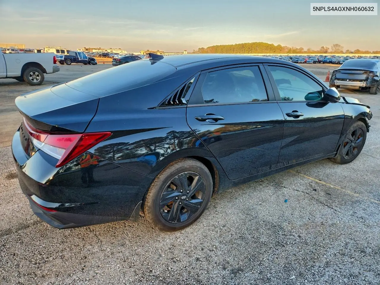 5NPLS4AGXNH060632 2022 Hyundai Elantra Sel