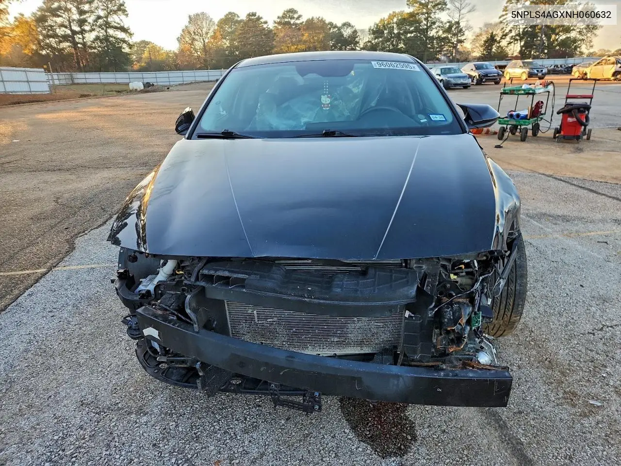 5NPLS4AGXNH060632 2022 Hyundai Elantra Sel