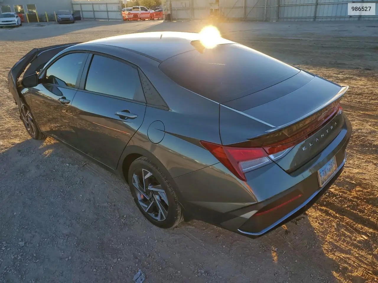 986527 2025 Hyundai Elantra Se