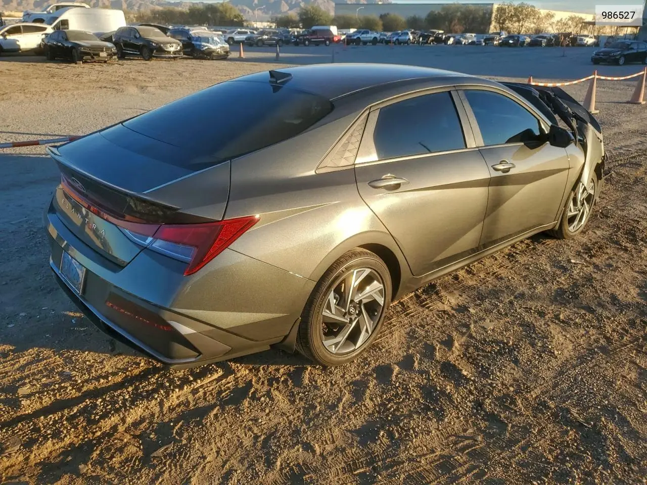 986527 2025 Hyundai Elantra Se