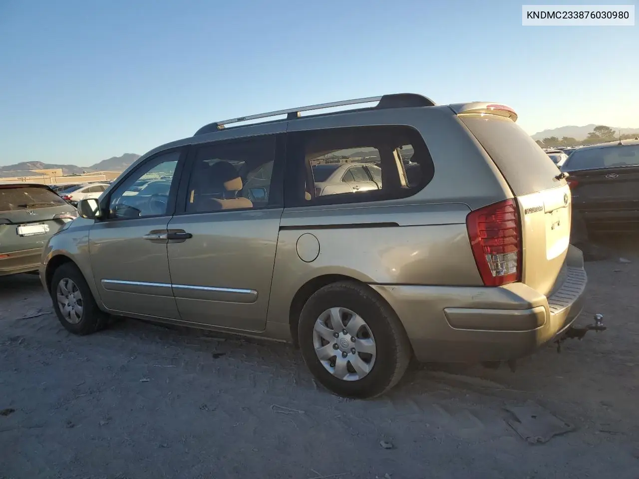 KNDMC233876030980 2007 Hyundai Entourage Gls