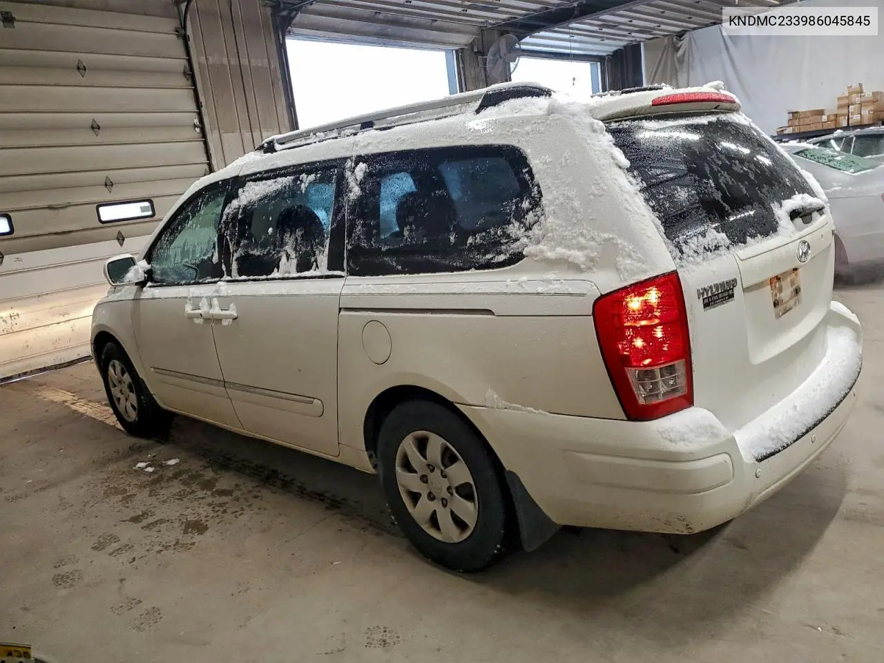 KNDMC233986045845 2008 Hyundai Entourage Gls