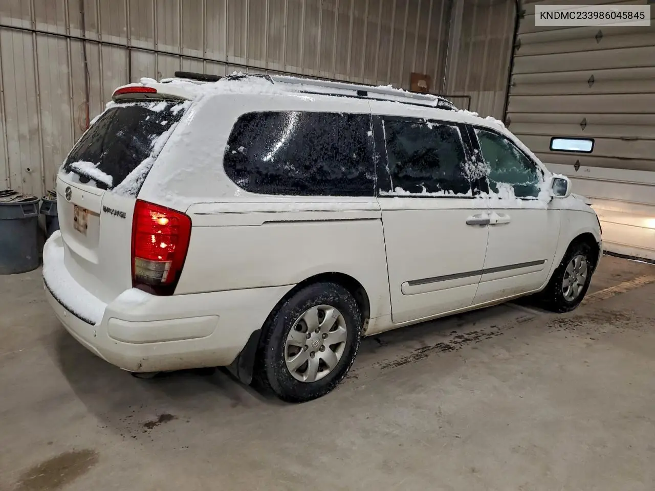 KNDMC233986045845 2008 Hyundai Entourage Gls