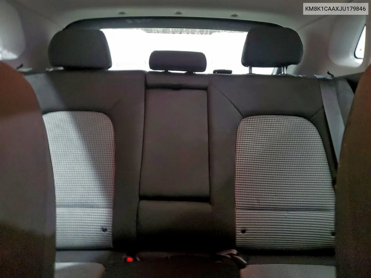 KM8K1CAAXJU179846 2018 Hyundai Kona Se