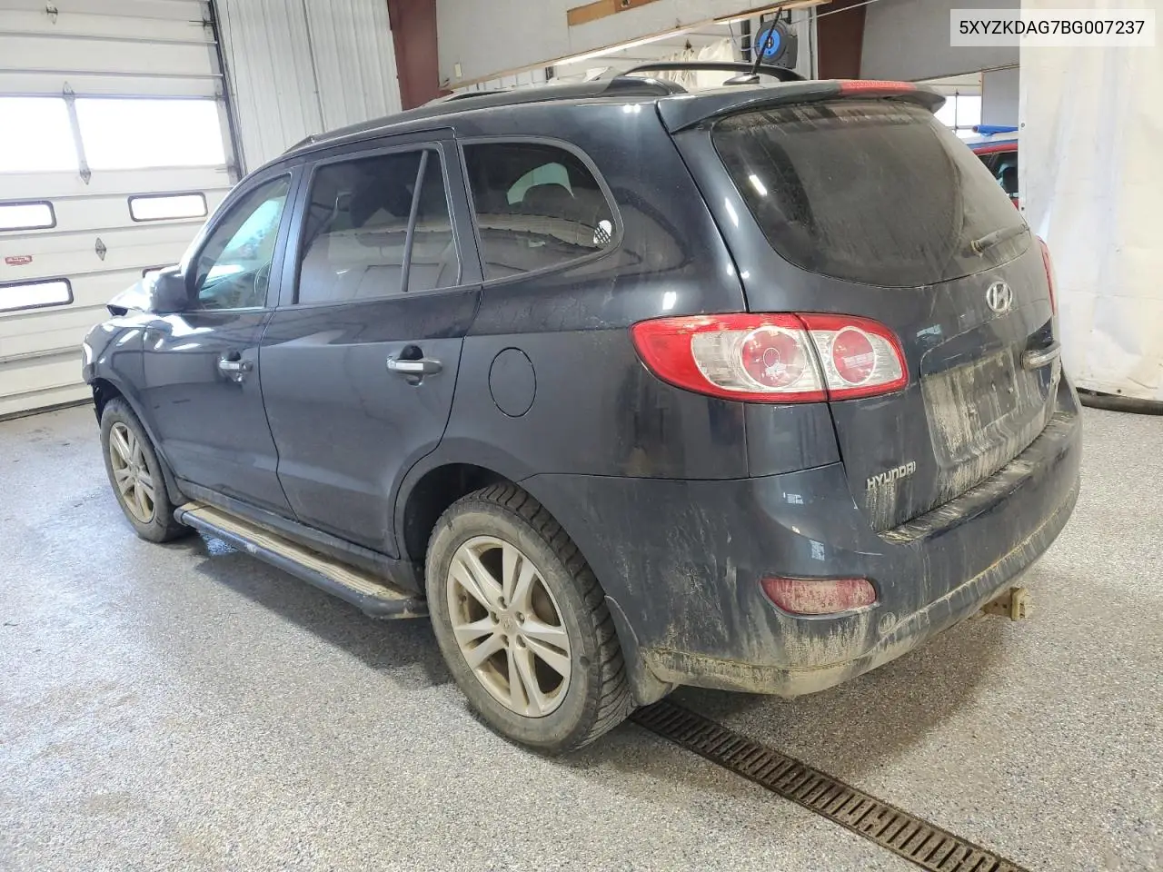 5XYZKDAG7BG007237 2011 Hyundai Santa Fe Limited