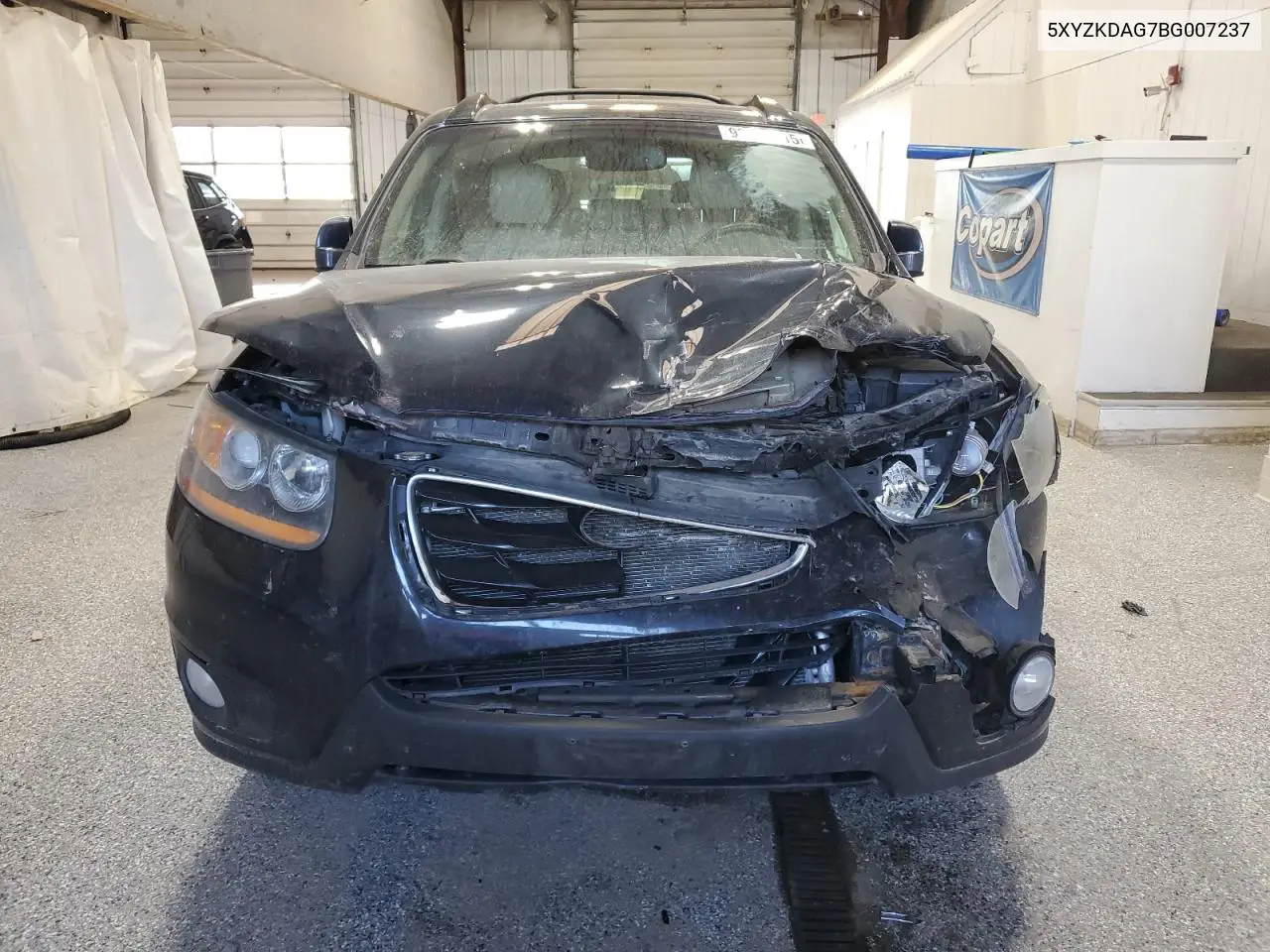 5XYZKDAG7BG007237 2011 Hyundai Santa Fe Limited
