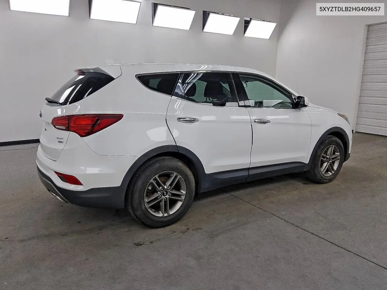 5XYZTDLB2HG409657 2017 Hyundai Santa Fe Sport