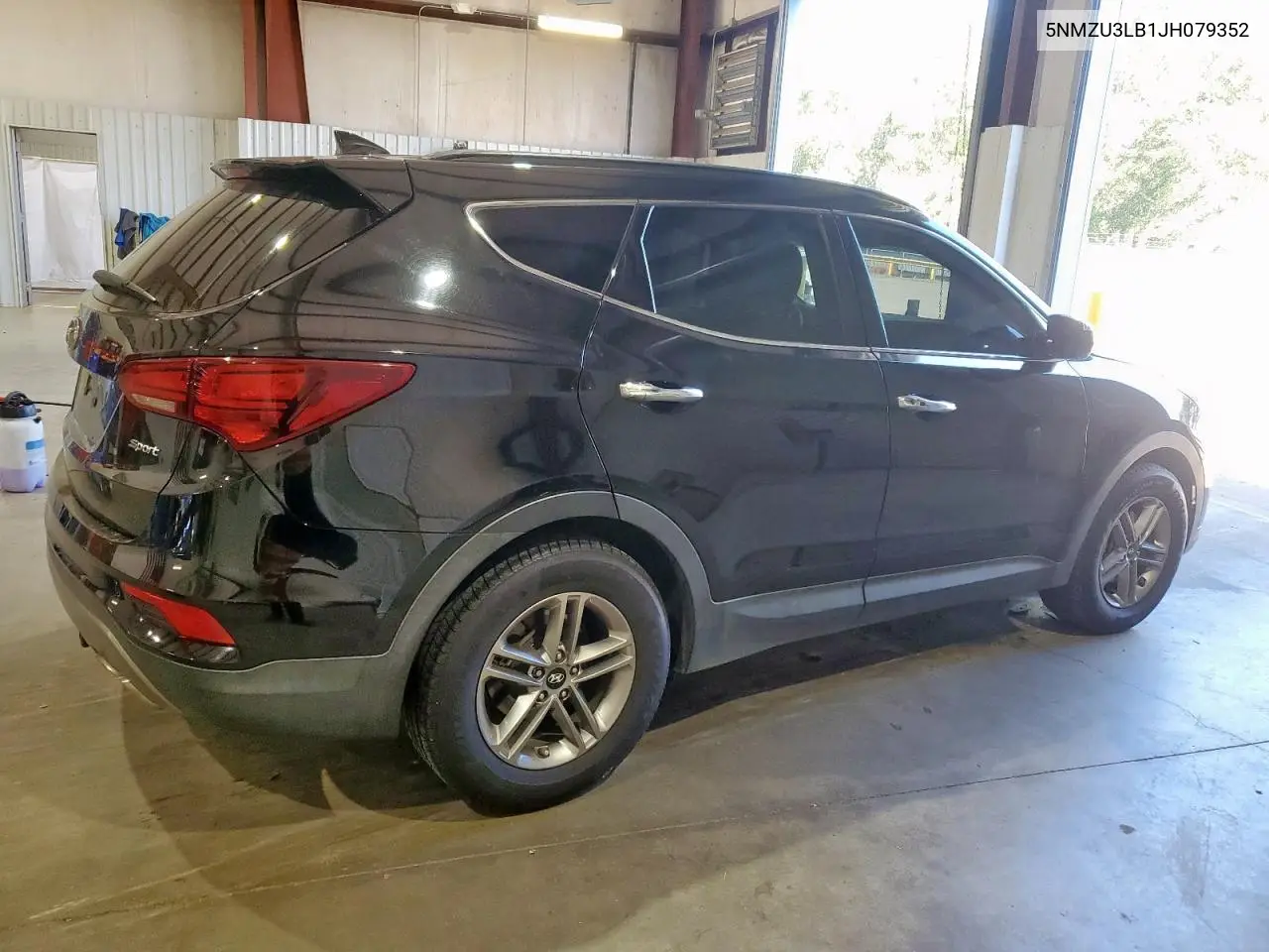 5NMZU3LB1JH079352 2018 Hyundai Santa Fe Sport