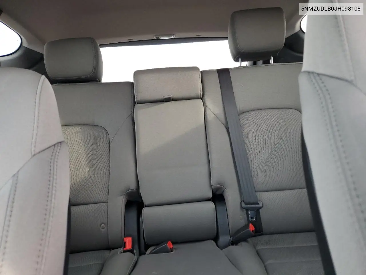 5NMZUDLB0JH098108 2018 Hyundai Santa Fe Sport