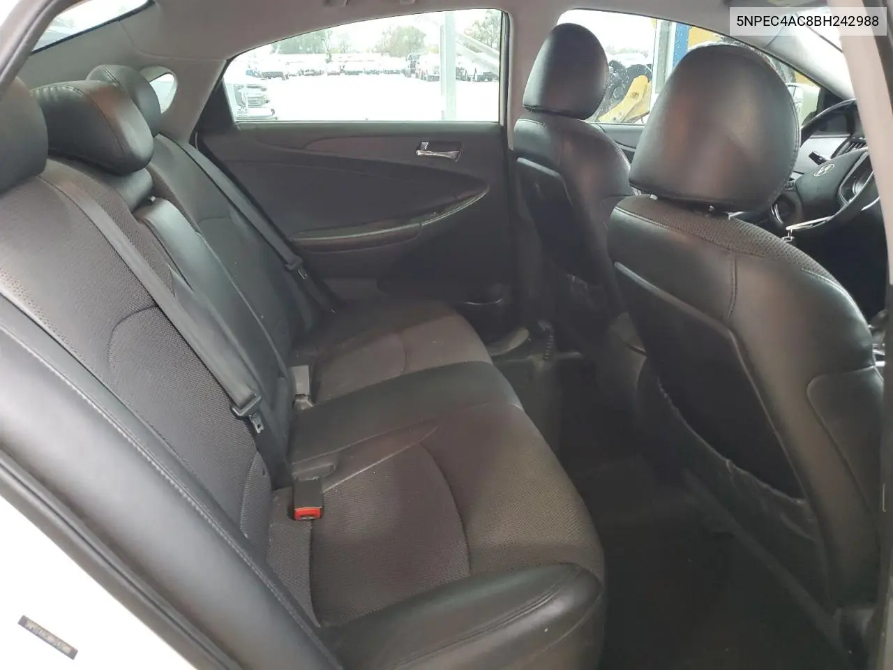 5NPEC4AC8BH242988 2011 Hyundai Sonata Se