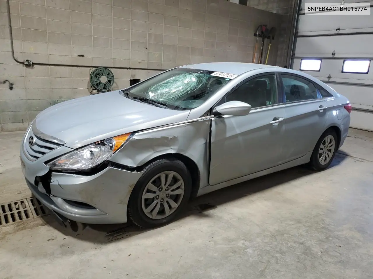 5NPEB4AC1BH015774 2011 Hyundai Sonata Gls