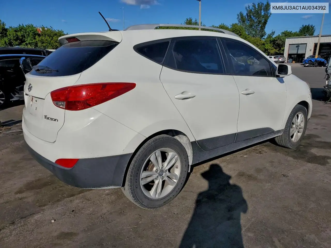 KM8JU3AC1AU034392 2010 Hyundai Tucson Gls