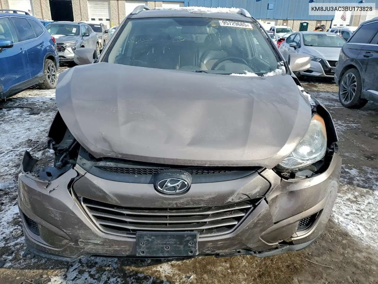 KM8JU3AC3BU173828 2011 Hyundai Tucson Gls