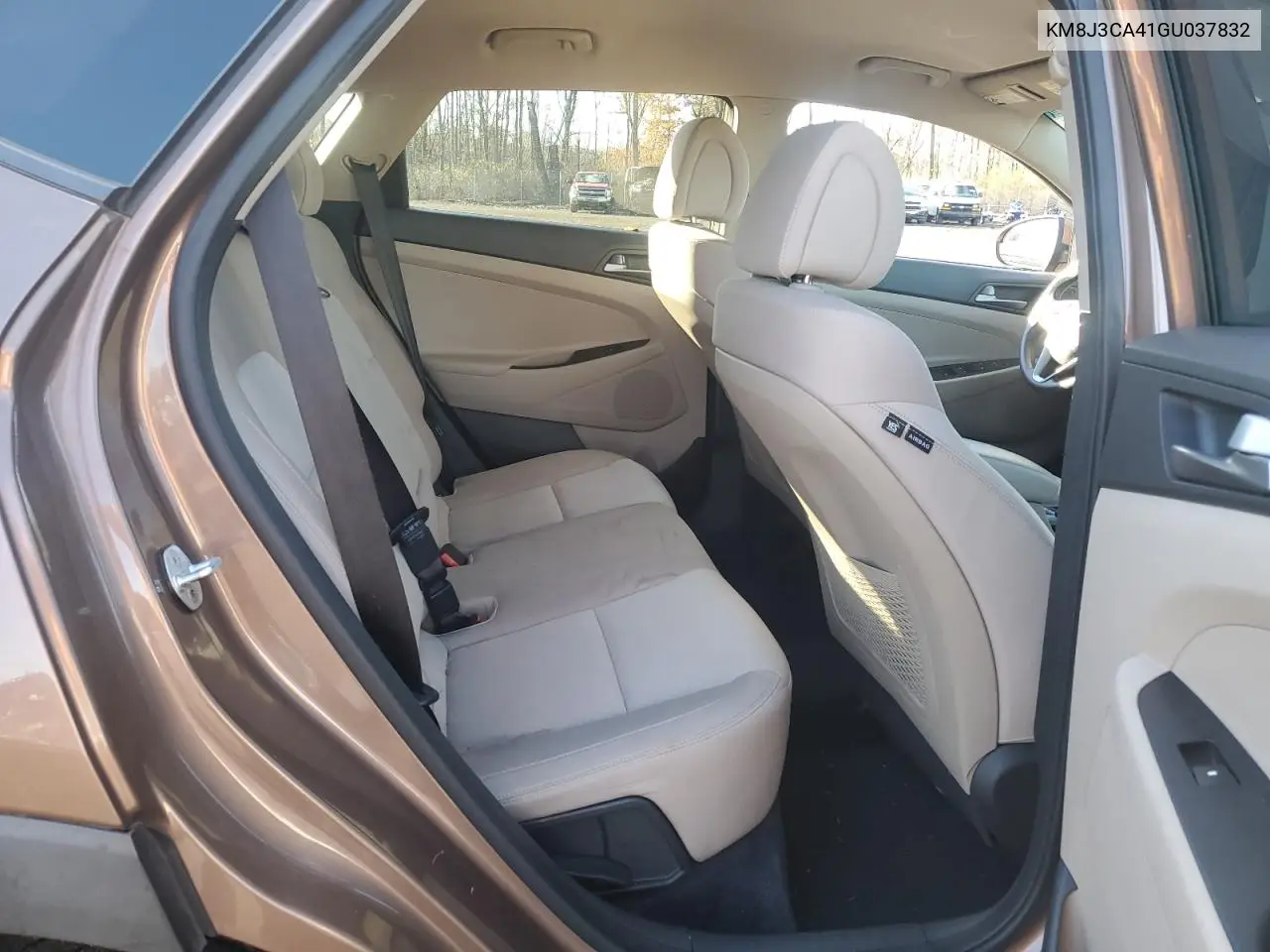 KM8J3CA41GU037832 2016 Hyundai Tucson Limited