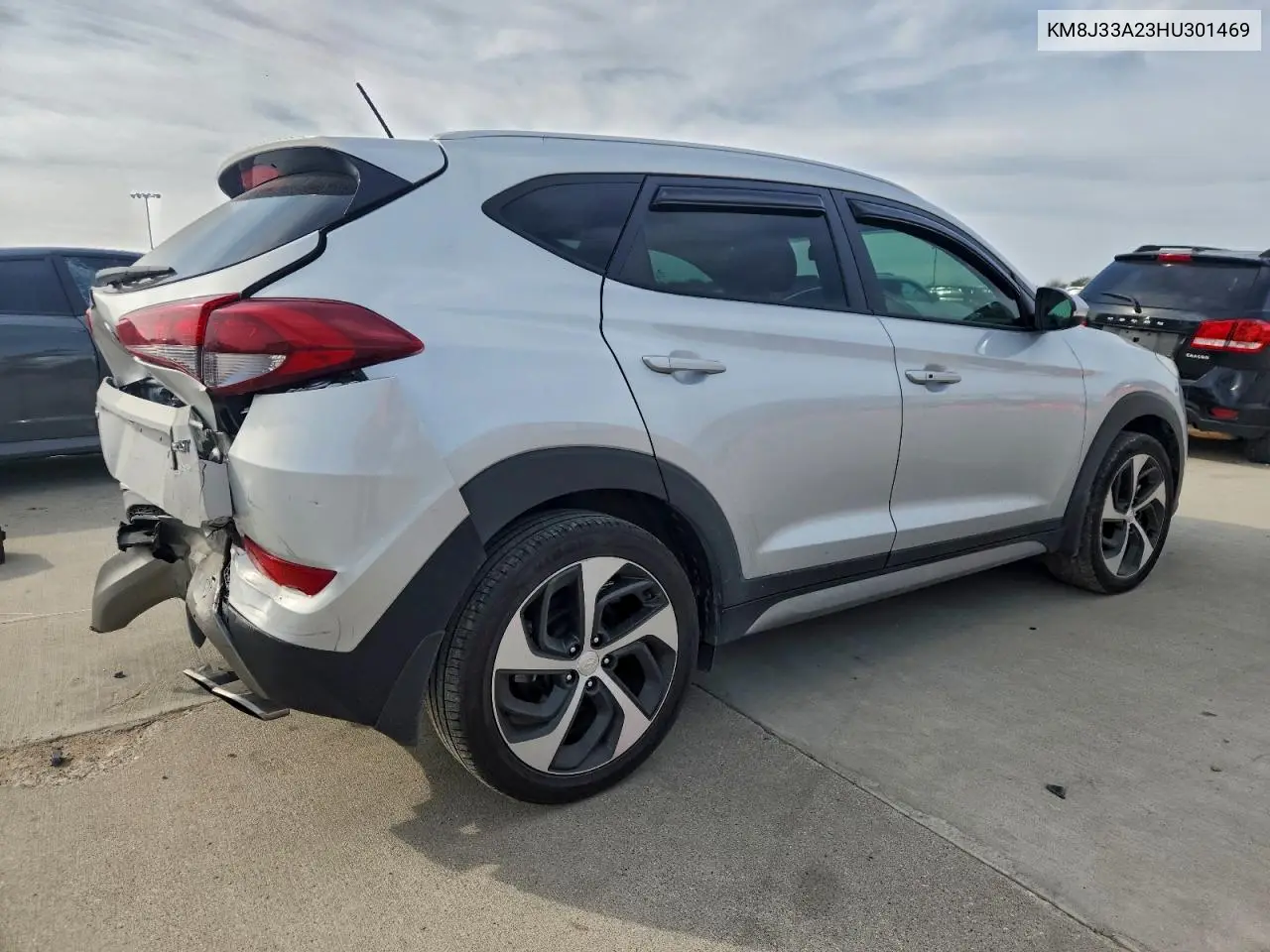 KM8J33A23HU301469 2017 Hyundai Tucson Limited