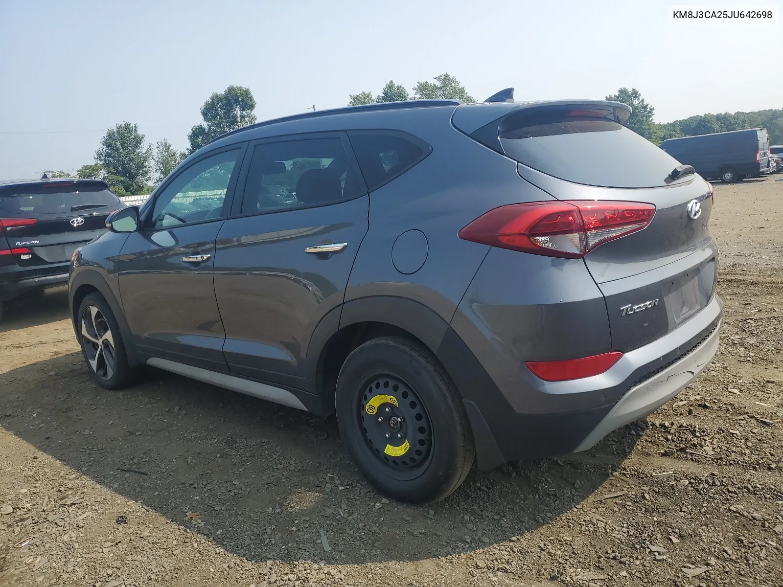 KM8J3CA25JU642698 2018 Hyundai Tucson Value