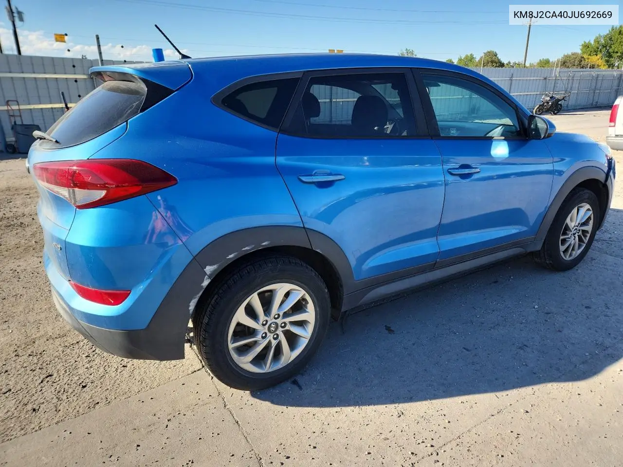 KM8J2CA40JU692669 2018 Hyundai Tucson Se